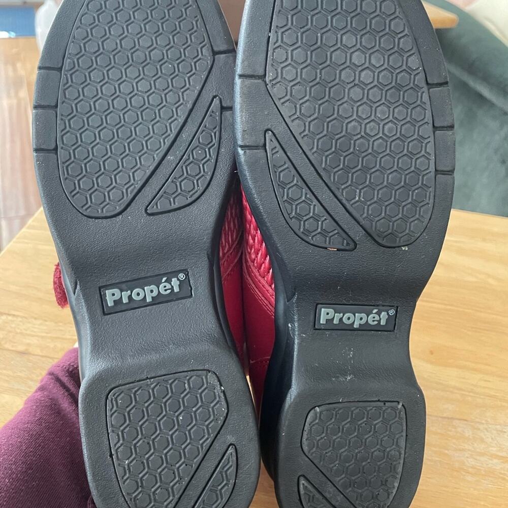 Propet shoes - Picture 2 of 9